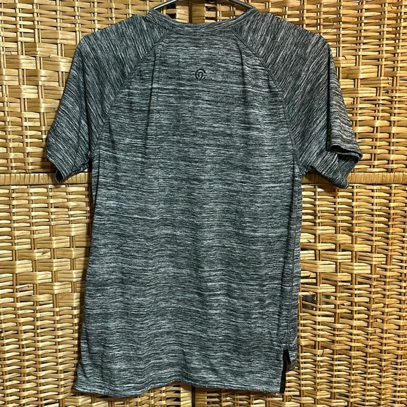 Men’s small champion tee - Picture 2 of 2